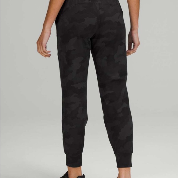Lululemon Ready to Rulu High-Rise Jogger
Heritage 365 Camo Deep Coal Multi - Picture 2 of 4